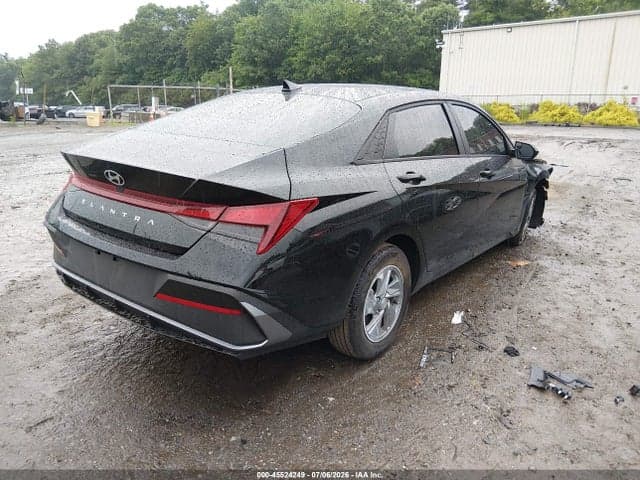 2026 HYUNDAI ELANTRA SE 4