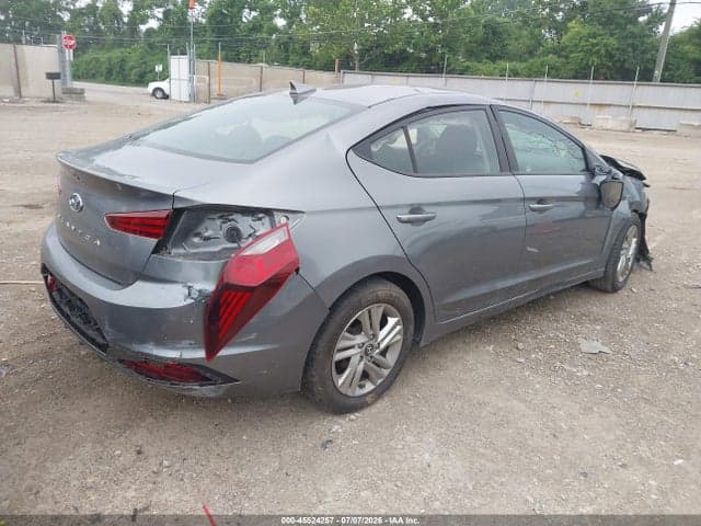 2019 HYUNDAI ELANTRA SEL 4