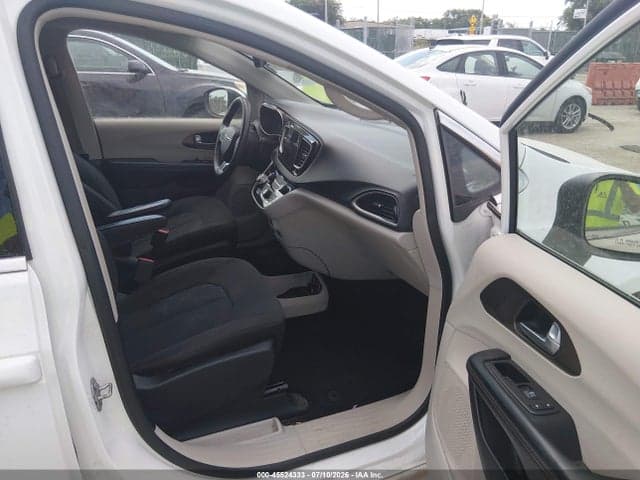 2017 CHRYSLER PACIFICA TOURING 5