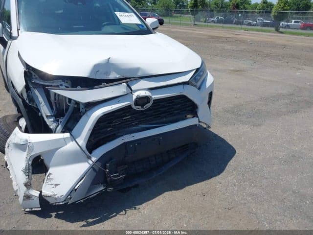 2020 TOYOTA RAV4 XLE 6