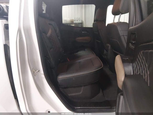 2023 GMC CANYON 4WD SHORT BOX DENALI 8