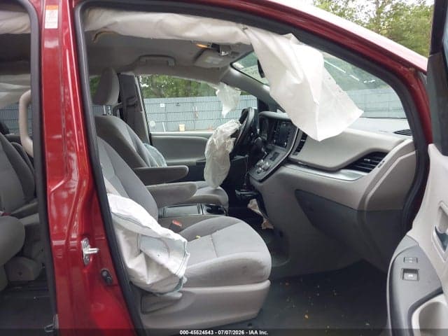2020 TOYOTA SIENNA LE 5