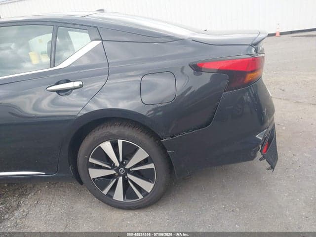 2019 NISSAN ALTIMA 2.5 SL 17