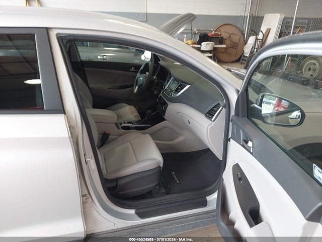 2018 HYUNDAI TUCSON SE 5