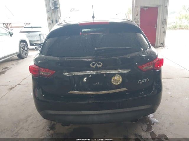 2017 INFINITI QX70 15
