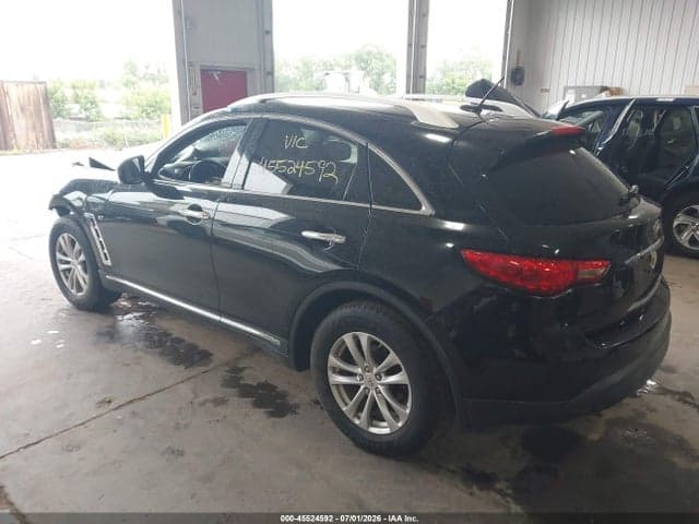 2017 INFINITI QX70 3