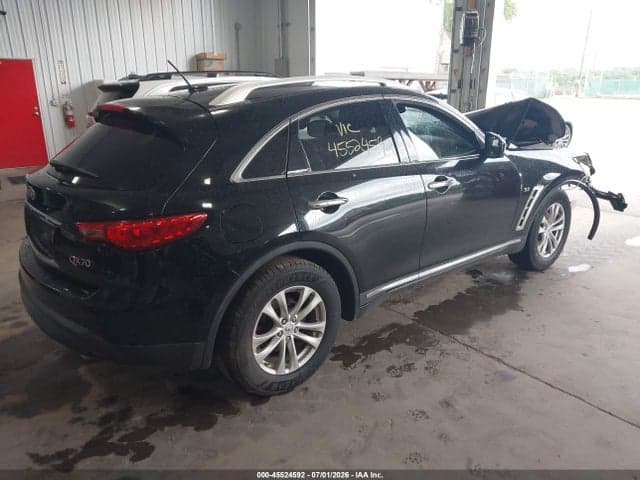 2017 INFINITI QX70 4