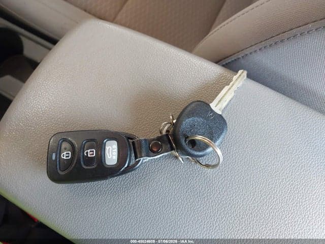 2020 HYUNDAI ELANTRA SE 11