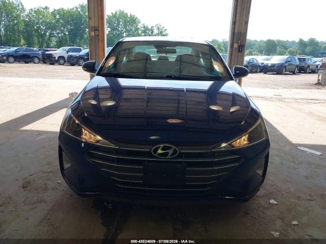 2020 HYUNDAI ELANTRA SE 12