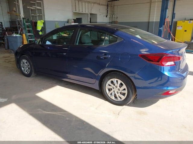 2020 HYUNDAI ELANTRA SE 3