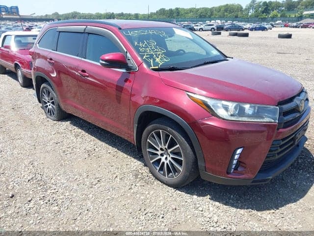 2018 TOYOTA HIGHLANDER SE 1