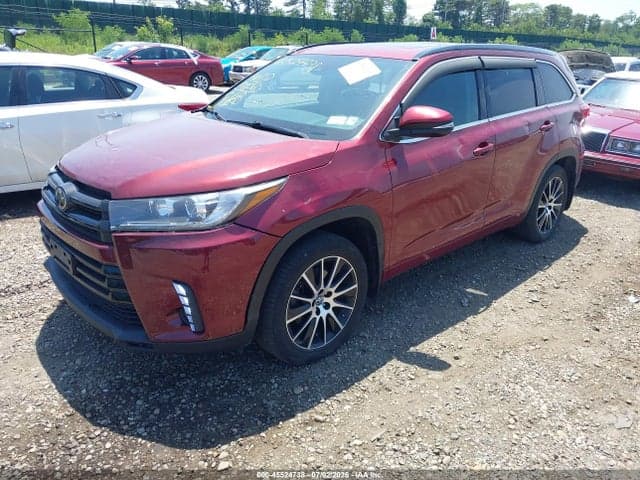 2018 TOYOTA HIGHLANDER SE 2