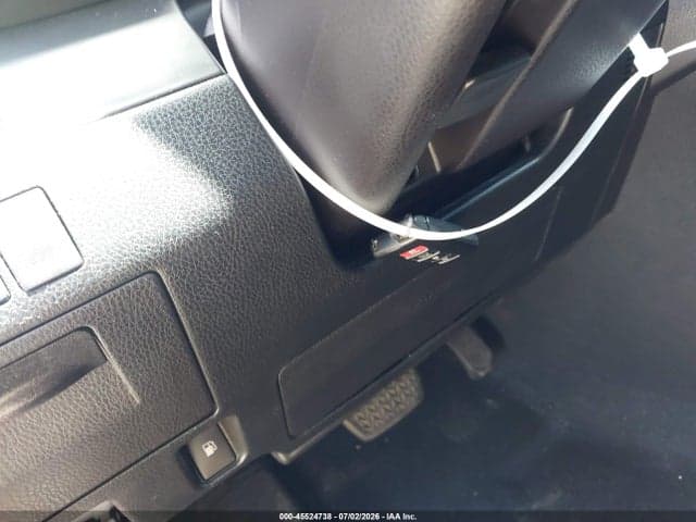 2018 TOYOTA HIGHLANDER SE 11