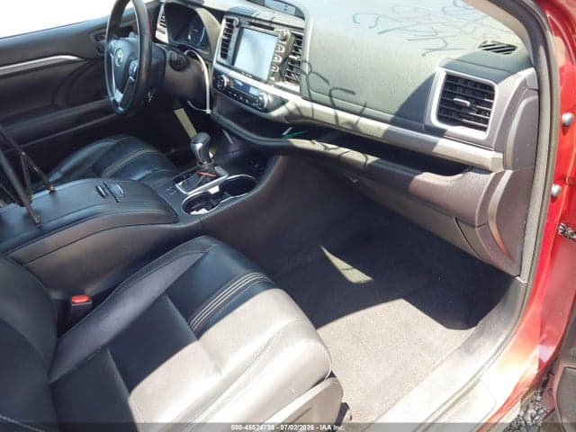 2018 TOYOTA HIGHLANDER SE 5