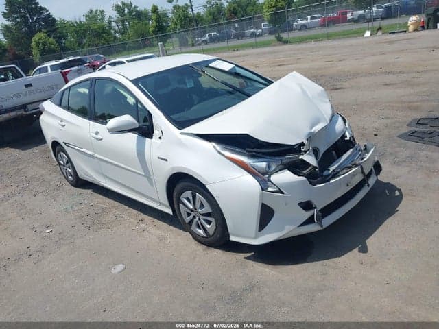 2018 TOYOTA PRIUS THREE 1