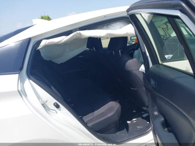 2018 TOYOTA PRIUS THREE 8