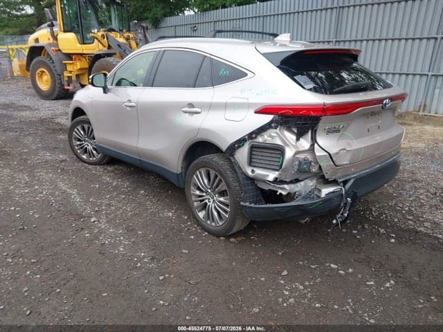 2021 TOYOTA VENZA XLE 3