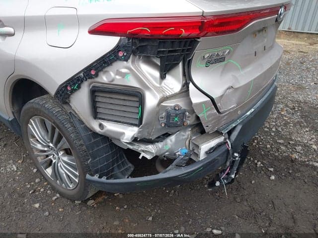 2021 TOYOTA VENZA XLE 6