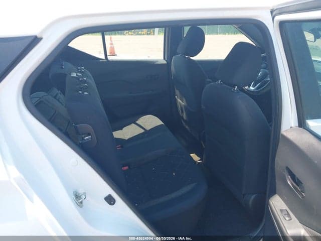 2019 NISSAN KICKS S 8