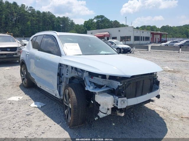 2024 VOLVO XC40 B5 PLUS BRIGHT THEME 1