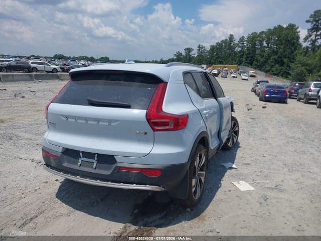 2024 VOLVO XC40 B5 PLUS BRIGHT THEME 4