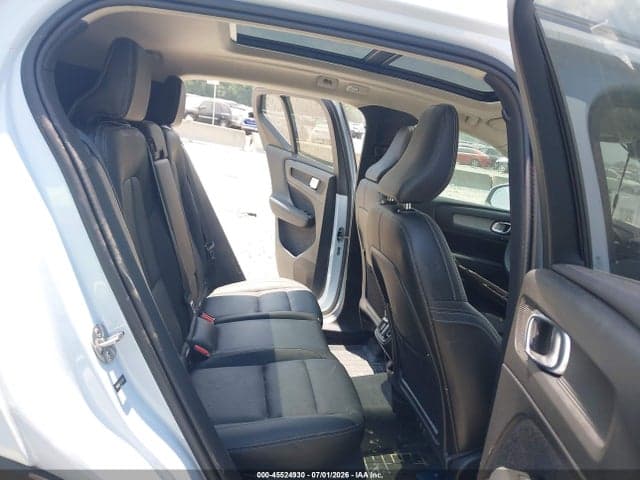 2024 VOLVO XC40 B5 PLUS BRIGHT THEME 8