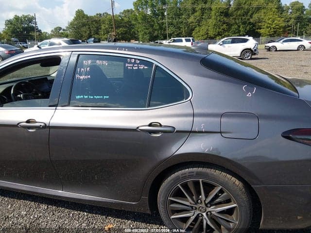 2024 TOYOTA CAMRY XLE 19