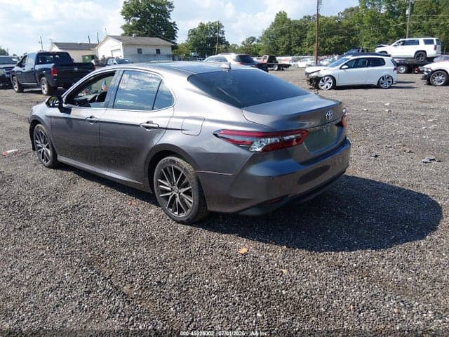 2024 TOYOTA CAMRY XLE 3