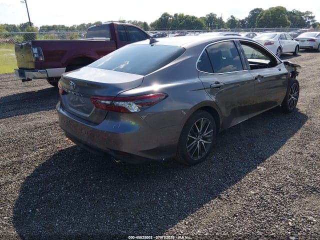 2024 TOYOTA CAMRY XLE 4