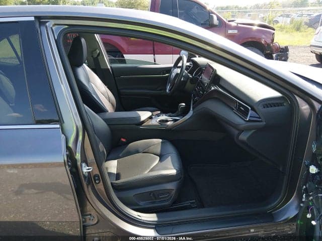 2024 TOYOTA CAMRY XLE 5