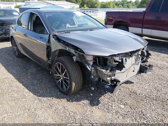 2024 TOYOTA CAMRY XLE 6