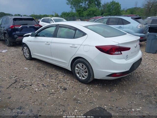 2019 HYUNDAI ELANTRA SE 3