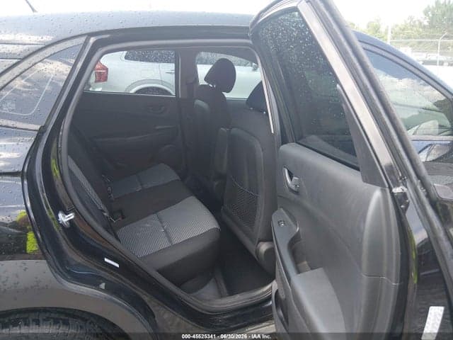 2020 HYUNDAI KONA SE 8