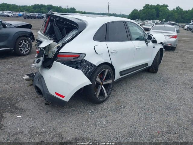 2024 PORSCHE MACAN S 4