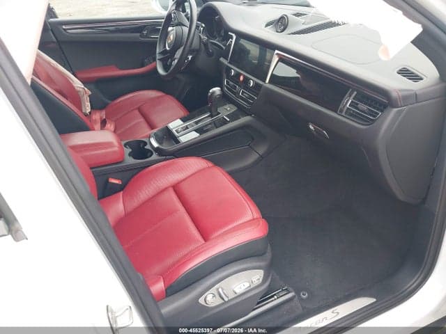2024 PORSCHE MACAN S 5