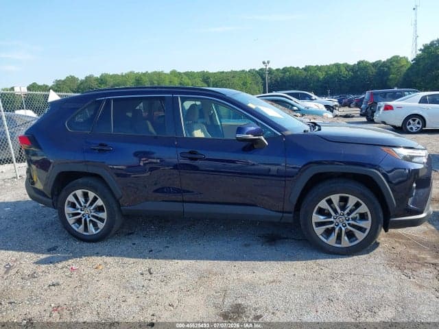 2022 TOYOTA RAV4 XLE PREMIUM 13