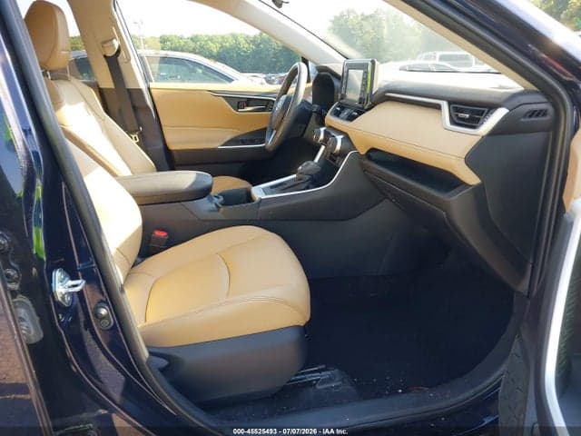 2022 TOYOTA RAV4 XLE PREMIUM 5