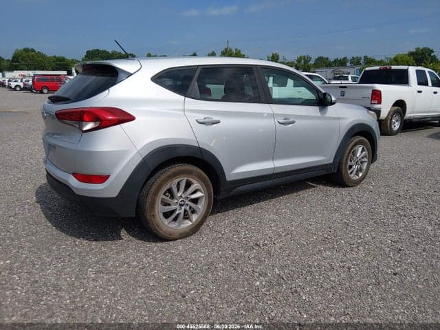 2018 HYUNDAI TUCSON SE 4