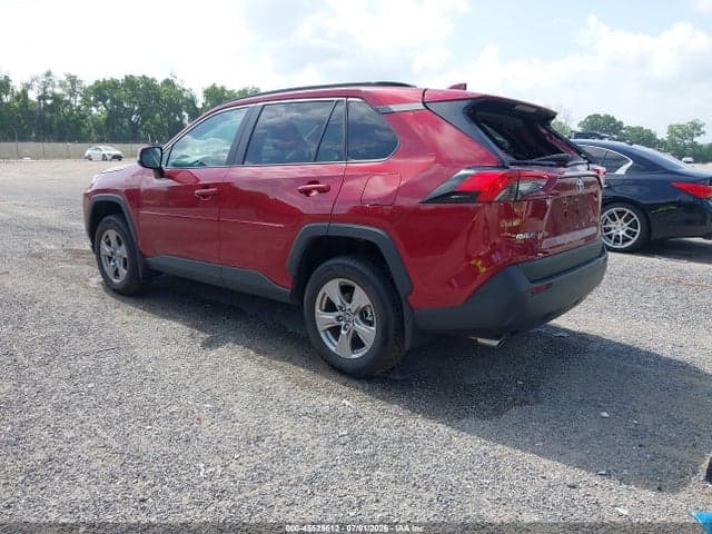 2025 TOYOTA RAV4 XLE 3