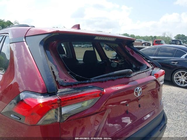 2025 TOYOTA RAV4 XLE 6