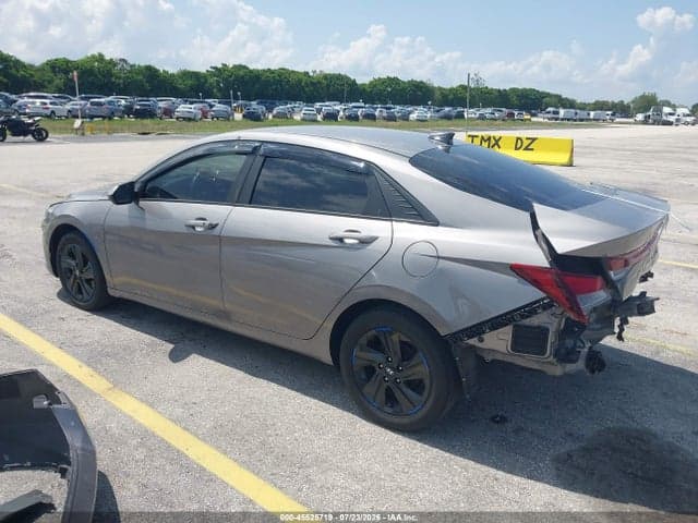2022 HYUNDAI ELANTRA SEL 3