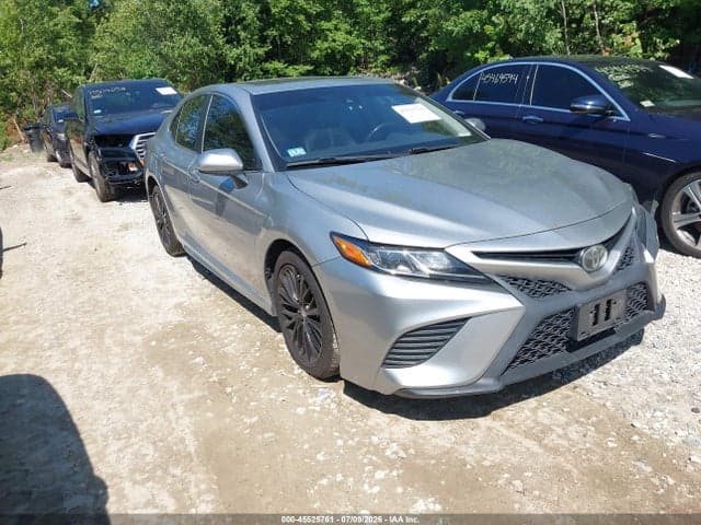 2018 TOYOTA CAMRY SE - 1