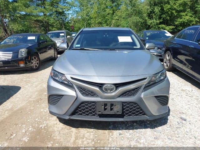 2018 TOYOTA CAMRY SE 12