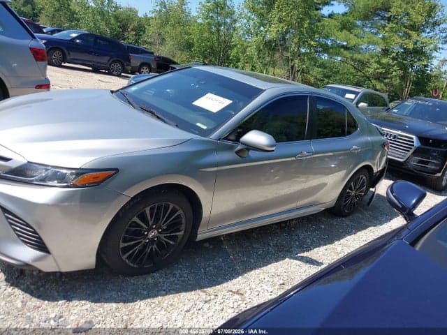 2018 TOYOTA CAMRY SE 14