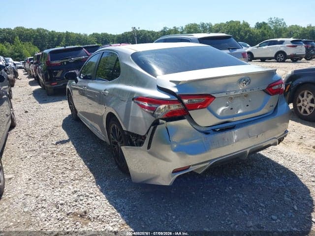 2018 TOYOTA CAMRY SE 3