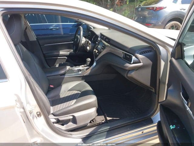 2018 TOYOTA CAMRY SE 5