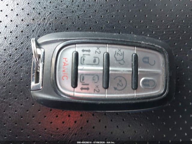 2023 CHRYSLER PACIFICA TOURING L 11