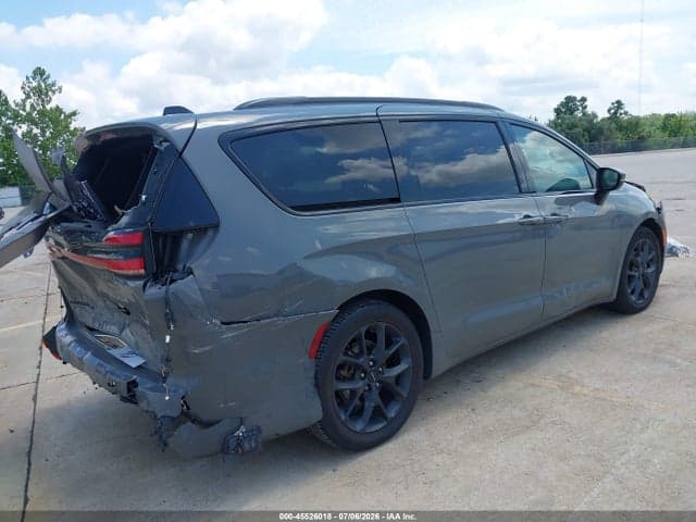 2023 CHRYSLER PACIFICA TOURING L 4
