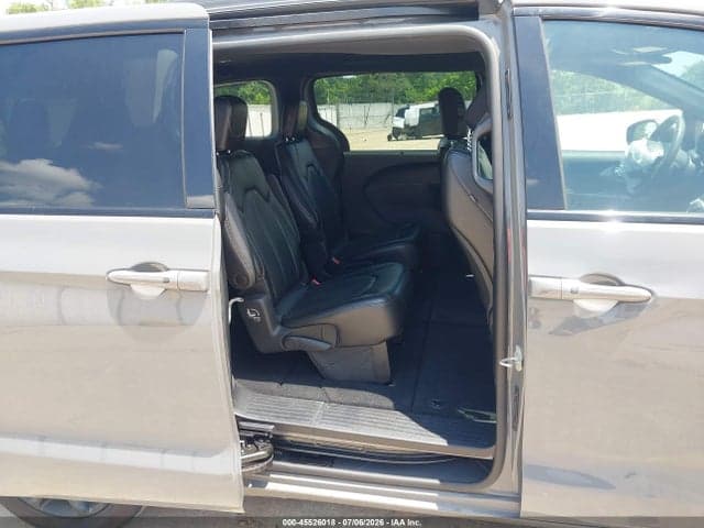 2023 CHRYSLER PACIFICA TOURING L 8