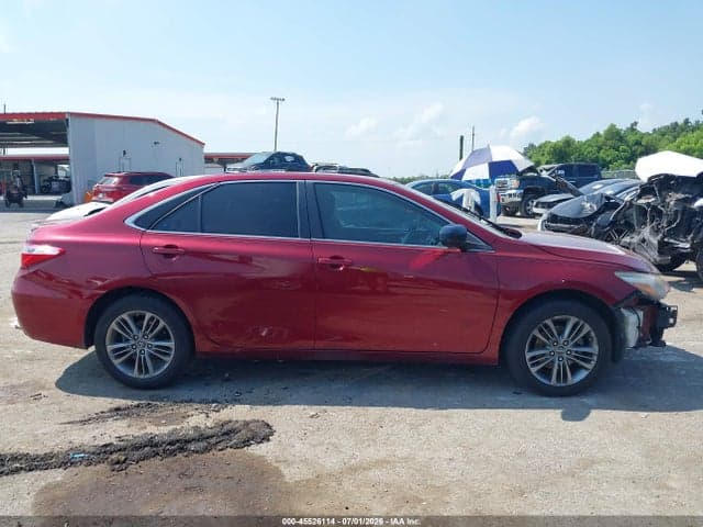 2017 TOYOTA CAMRY SE 14